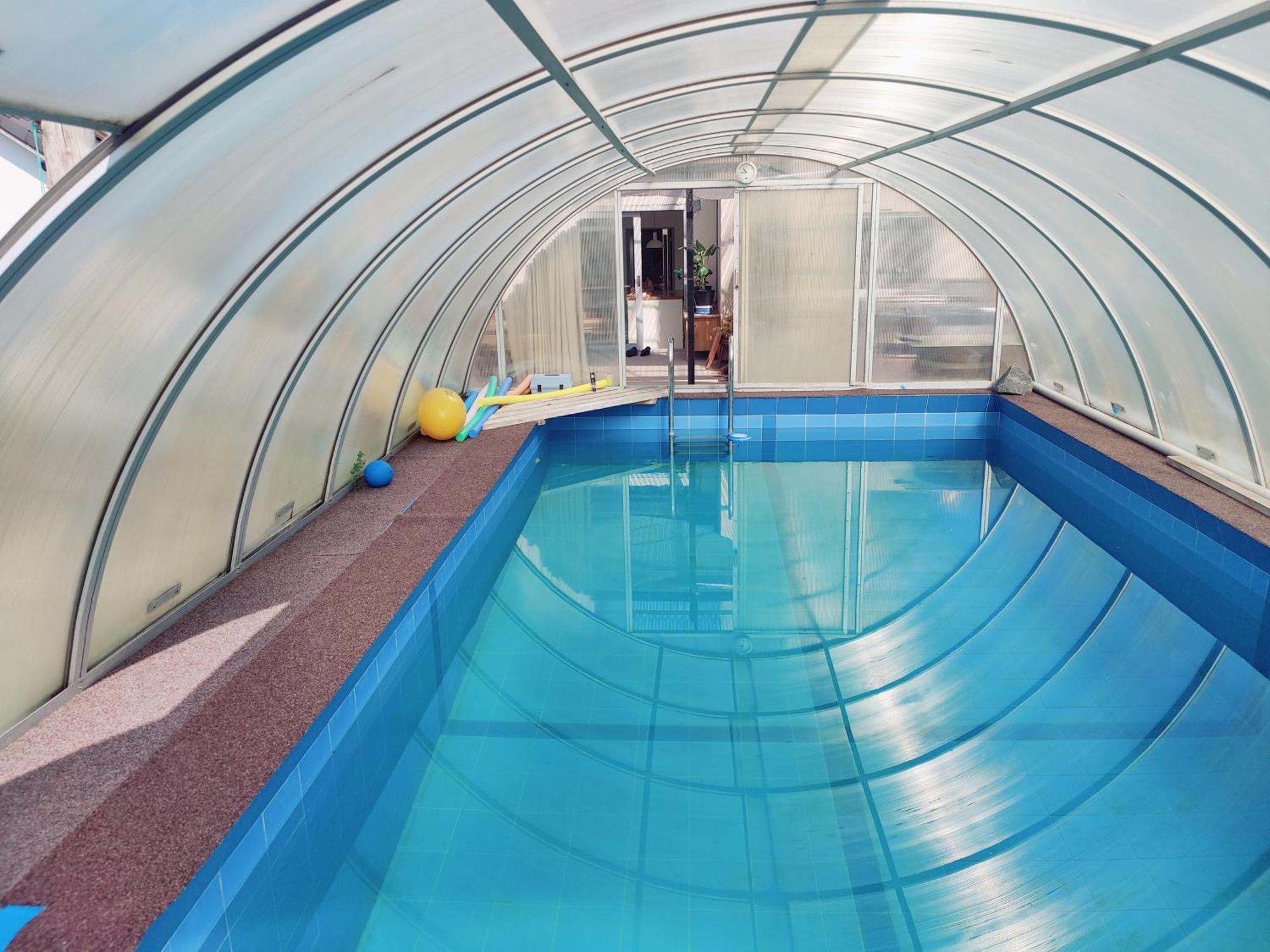 Saunahaus Mit Swimmingpool In * Berlino