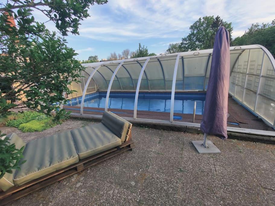 Saunahaus Mit Swimmingpool In *